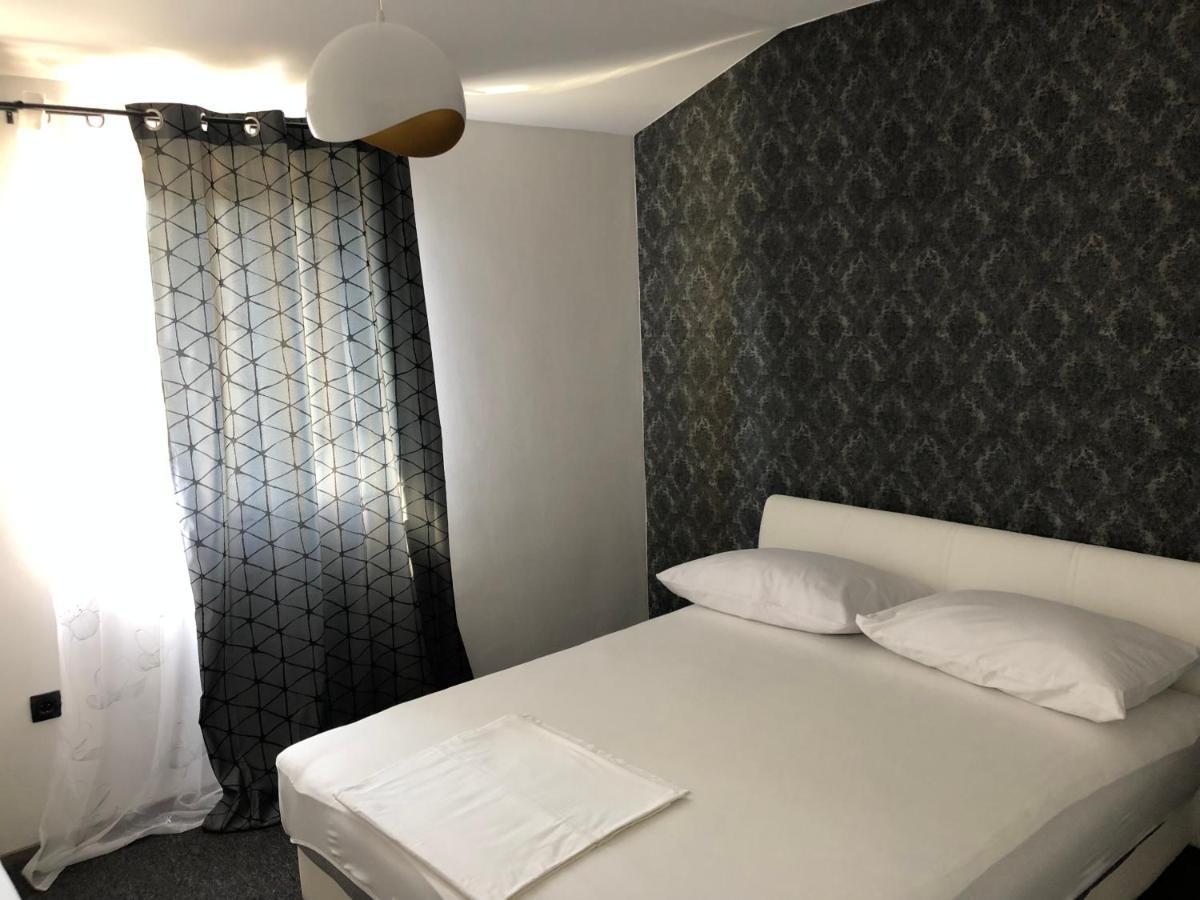 Apartmani Bm Biograd na Moru Kültér fotó