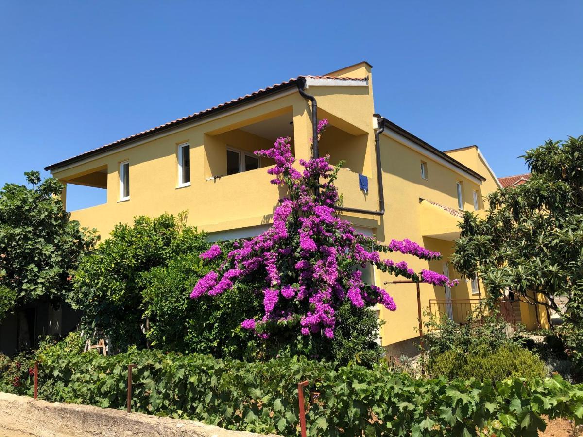 Apartmani Bm Biograd na Moru Kültér fotó