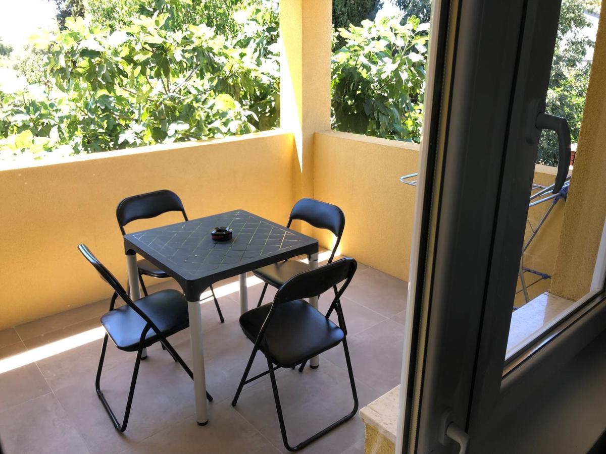 Apartmani Bm Biograd na Moru Kültér fotó
