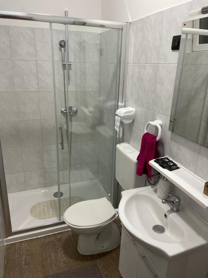 Apartmani Bm Biograd na Moru Kültér fotó